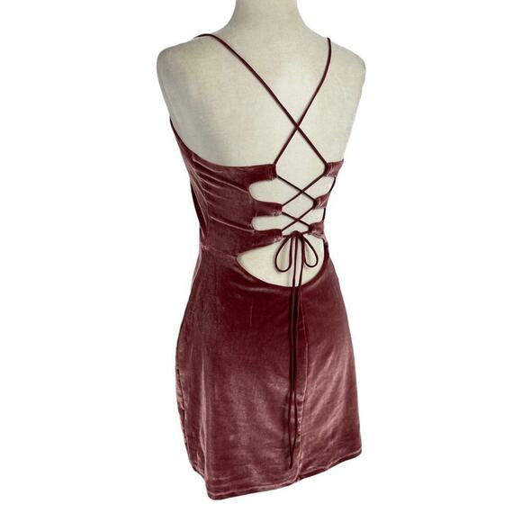 Revolve NBD Lauren Bodycon Velvet Strappy Open Back Mini Dress in Dusty Rose M - Picture 6 of 14